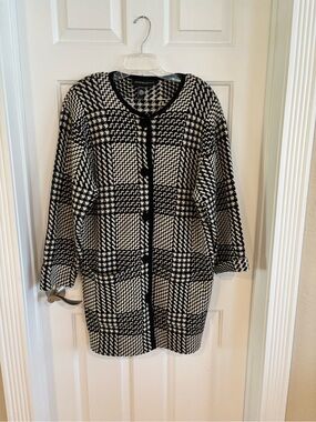 Andrea Jovine Black and White Houndstooth Sweater Coat- 100% Wool